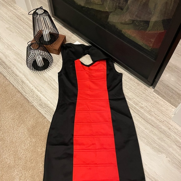 NWT GUESS Bodycon Dress - Black and Red Orange - Picture 6 of 9
